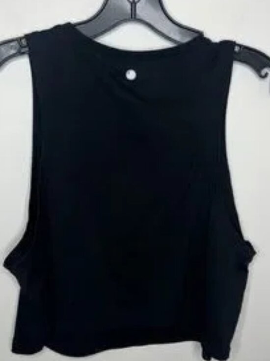 Tops - Black Cropped Tank Size Medium😁